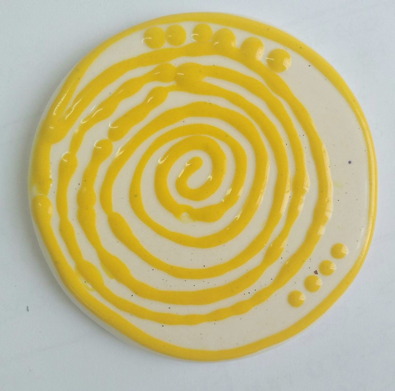 TRRL 1810- PASTA RELEVO AMARELO CANÁRIO P/CERÂMICA